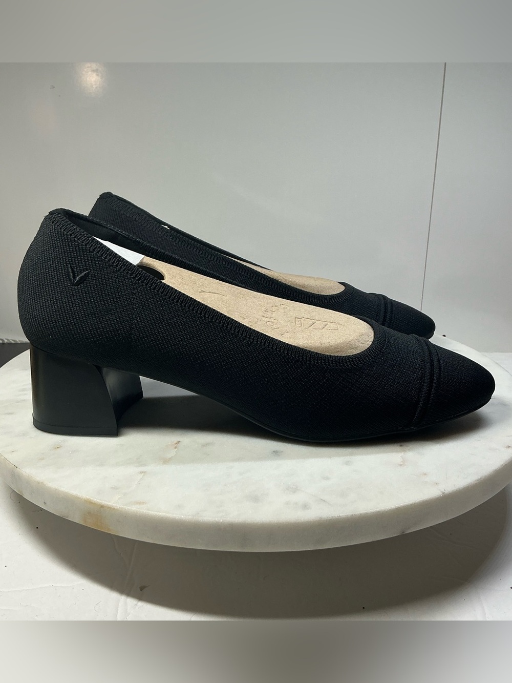 NEW Vivaia Size 40 Black Pump Julie 2.0 Women's Size 9
